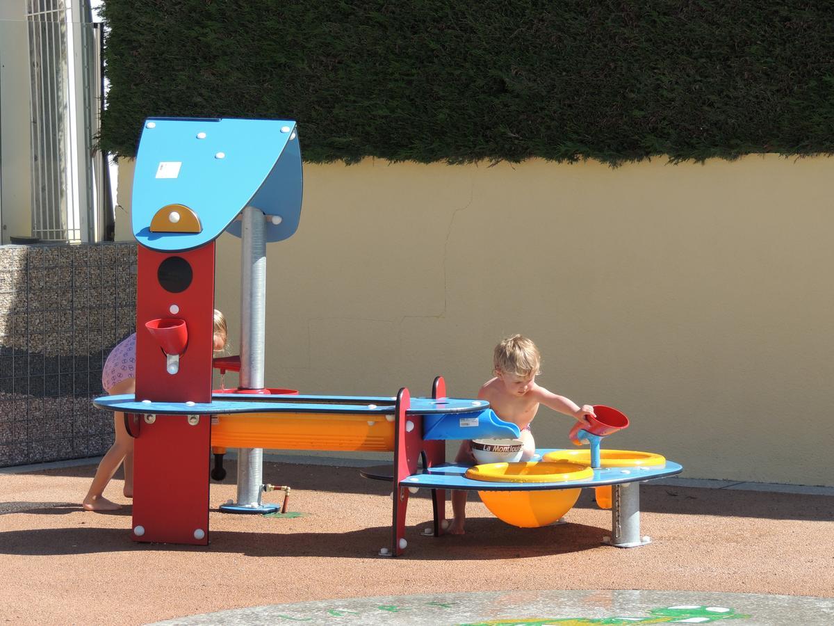 Отель Camping L'Arada Parc Sonzay Экстерьер фото