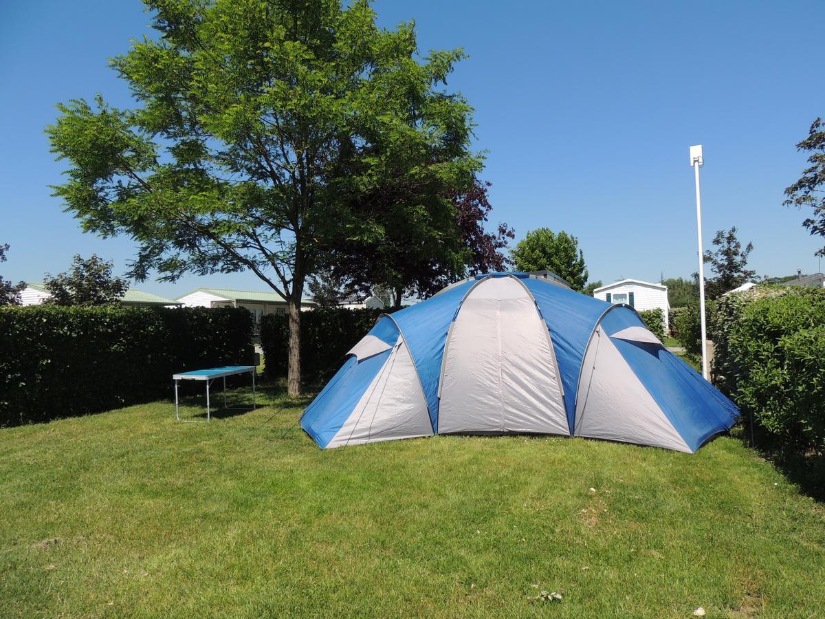 Отель Camping L'Arada Parc Sonzay Экстерьер фото