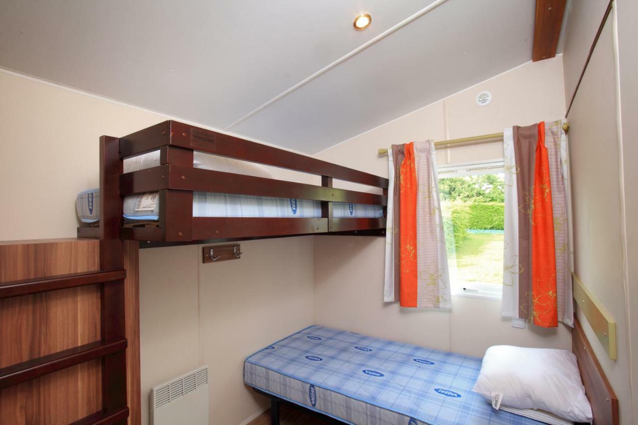 Отель Camping L'Arada Parc Sonzay Экстерьер фото